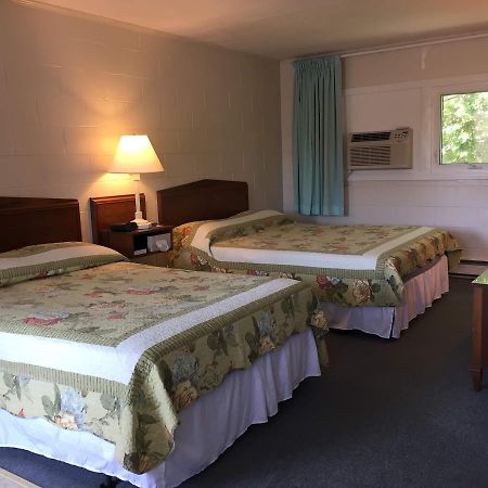 דניס פורט Doryman Motel מראה חיצוני תמונה