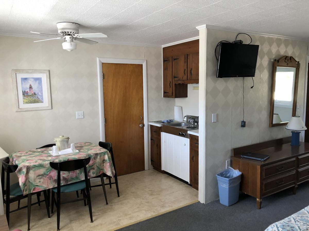 דניס פורט Doryman Motel מראה חיצוני תמונה