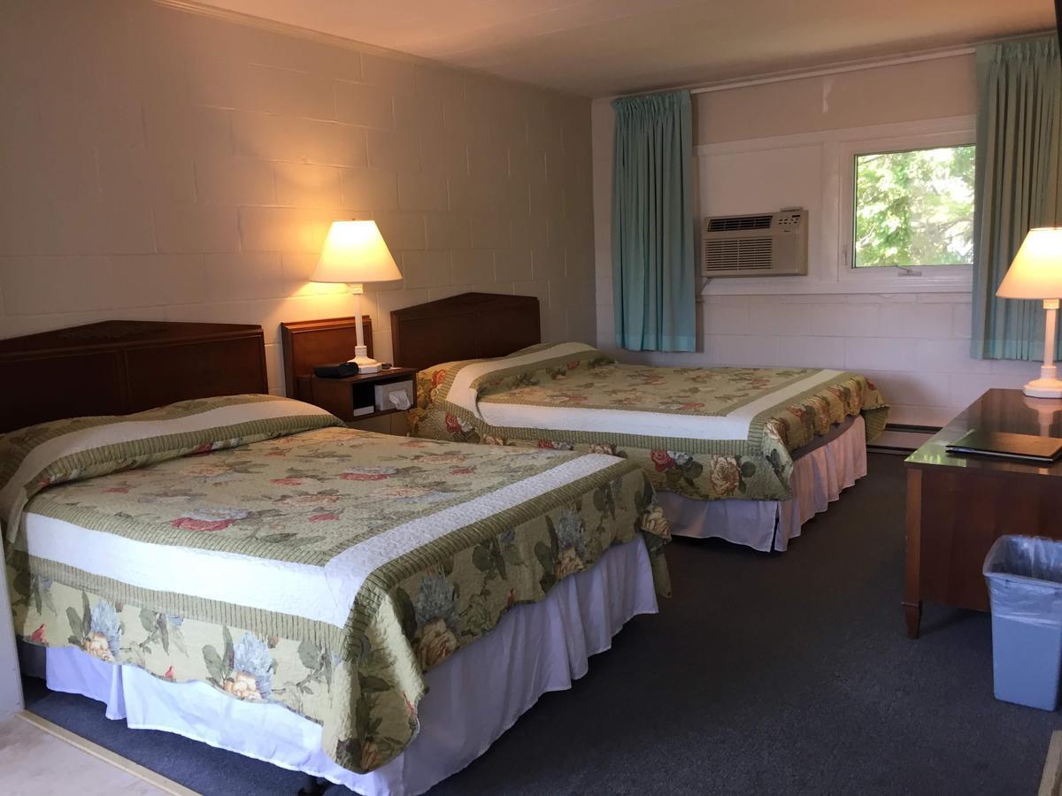 דניס פורט Doryman Motel מראה חיצוני תמונה